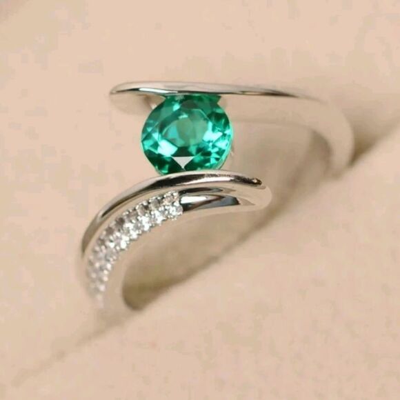 Green Emerald and Zircon Gemstone Ring Silver Plated - Picture 2 of 7